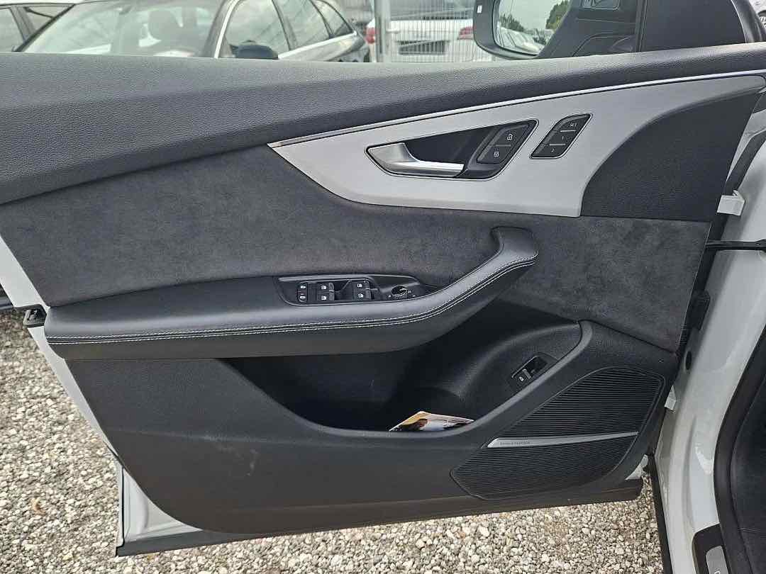 Foto 11: Audi Q8 50 MHEV TDI quattro Tiptronic