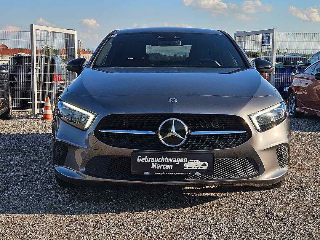 Foto 3: Mercedes-Benz A-Klasse A 180 d Limousine Automatik / Top Ausstattung