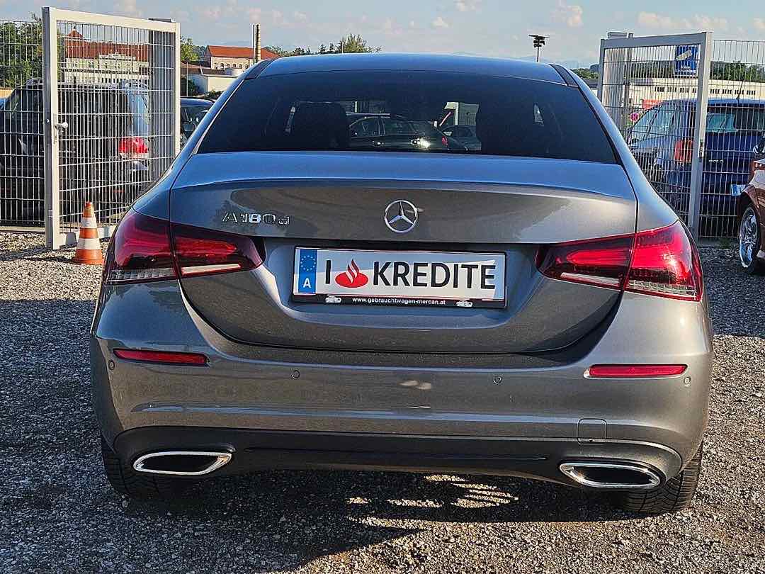 Foto 6: Mercedes-Benz A-Klasse A 180 d Limousine Automatik / Top Ausstattung