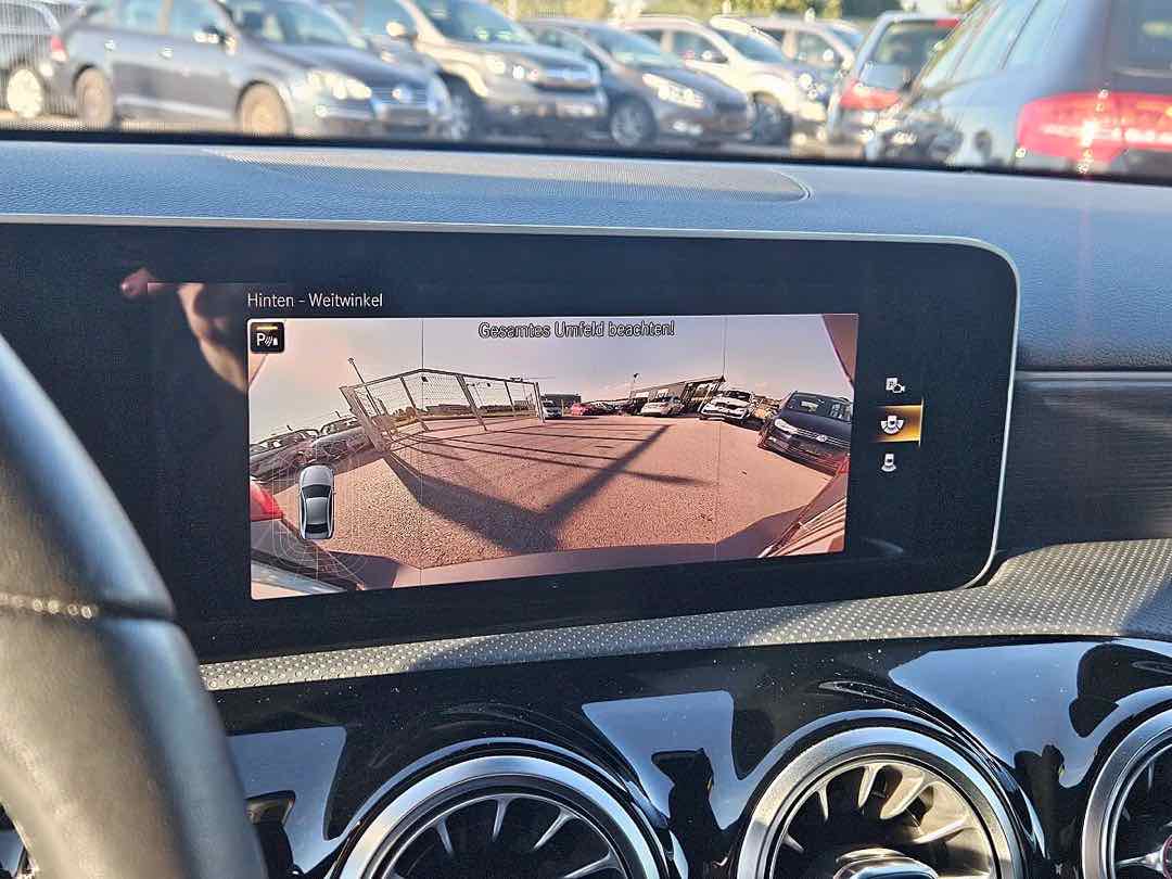 Foto 14: Mercedes-Benz A-Klasse A 180 d Limousine Automatik / Top Ausstattung