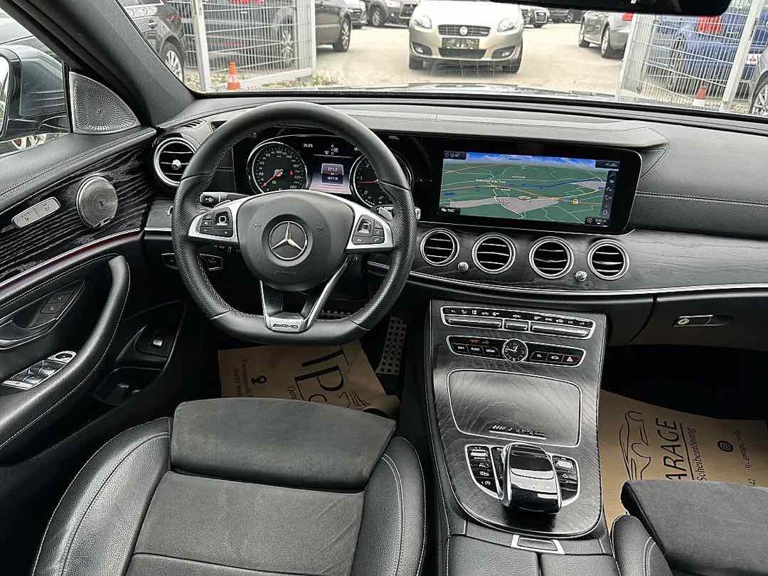 Foto 10: Mercedes-Benz E-Klasse E 220 d AMG Line 4Matic TOP AUSSTATTUNG