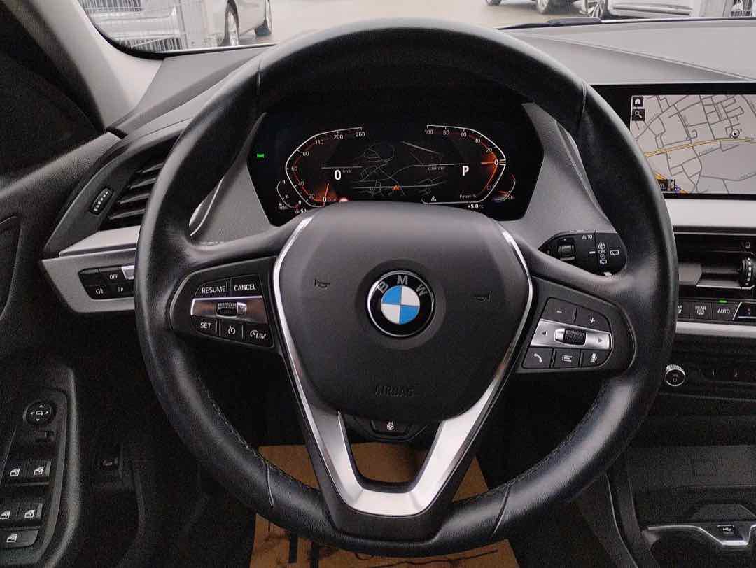 Foto 11: BMW 1er-Reihe 116d Top Ausstattung