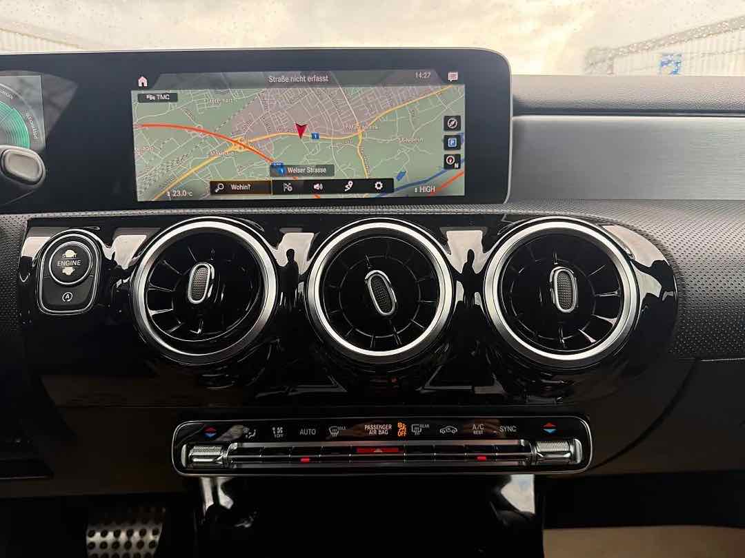Foto 15: Mercedes-Benz A-Klasse A 180 Aut. AMG-Line