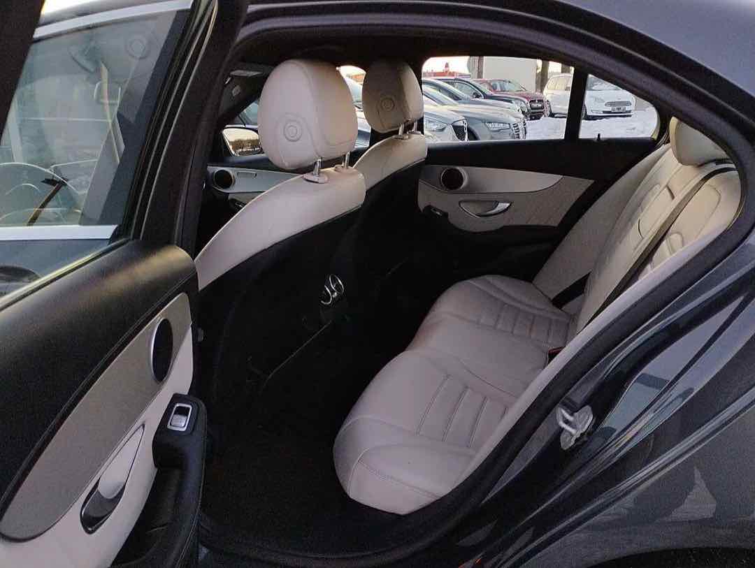 Foto 11: Mercedes-Benz C-Klasse C 220 d AMG Line Aut.