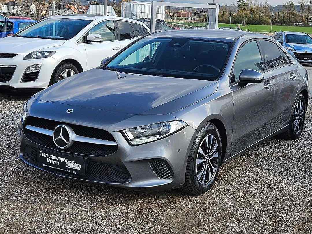 Foto 2: Mercedes-Benz A-Klasse A 180 d Limousine  2.0 Mercedes Benz Motor