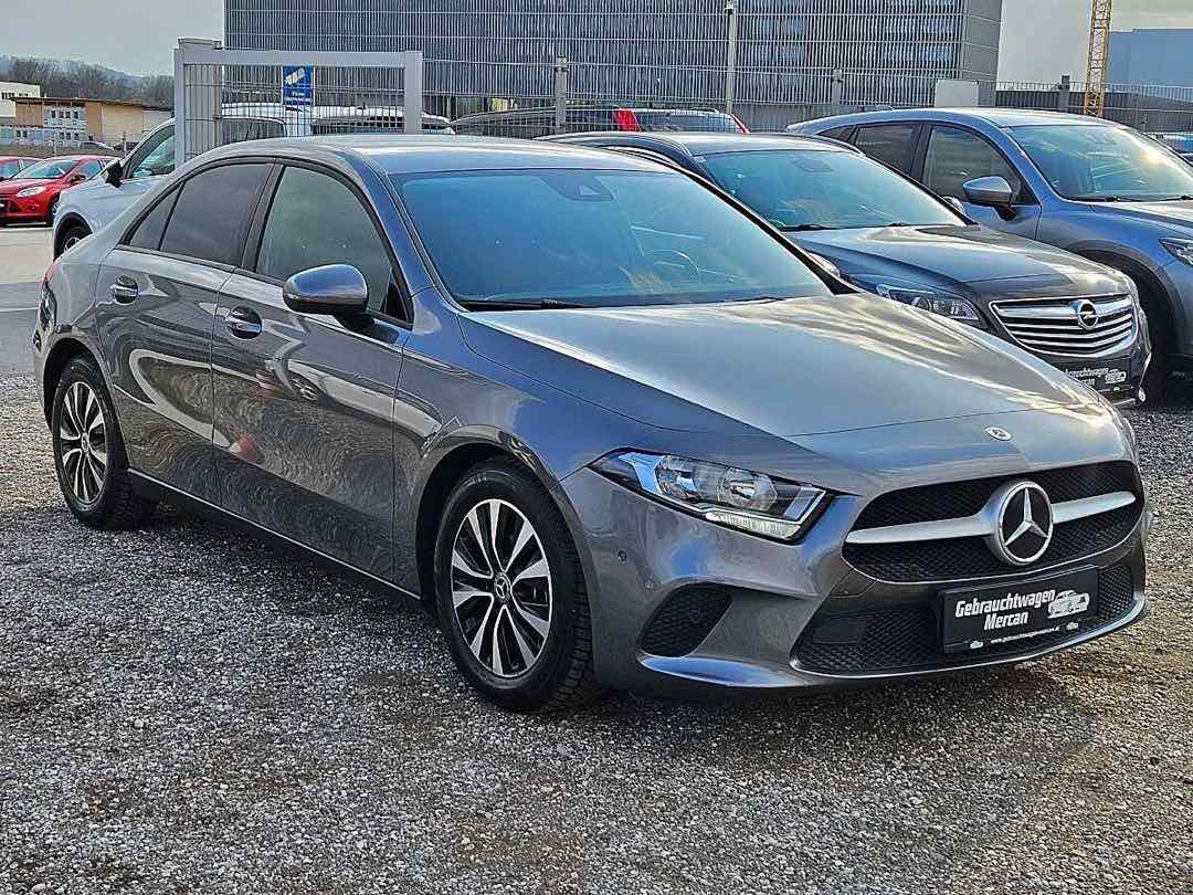 Foto 4: Mercedes-Benz A-Klasse A 180 d Limousine  2.0 Mercedes Benz Motor