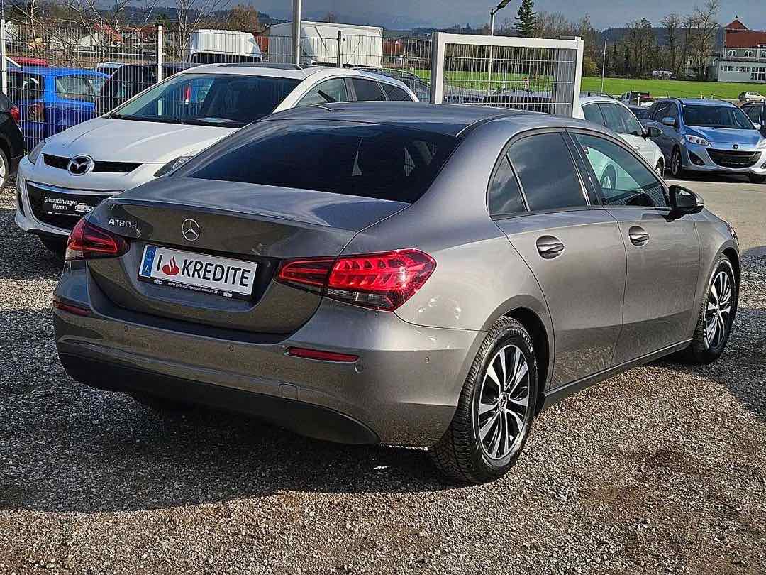Foto 5: Mercedes-Benz A-Klasse A 180 d Limousine  2.0 Mercedes Benz Motor