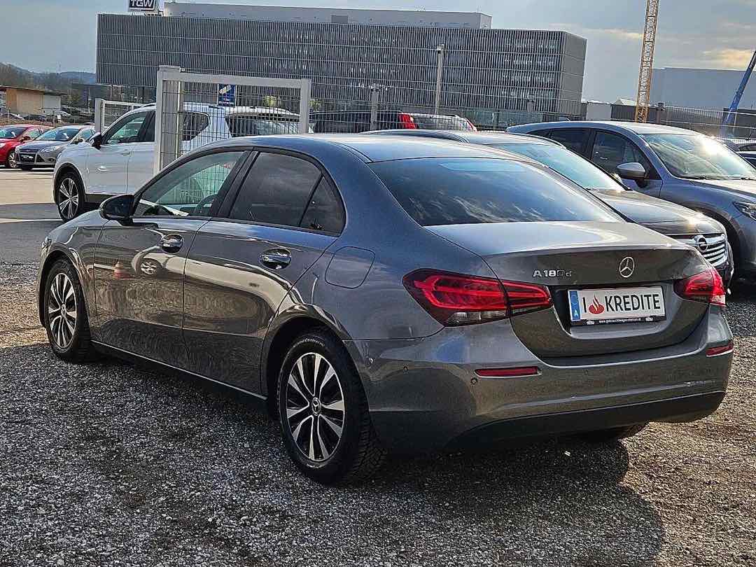 Foto 7: Mercedes-Benz A-Klasse A 180 d Limousine  2.0 Mercedes Benz Motor