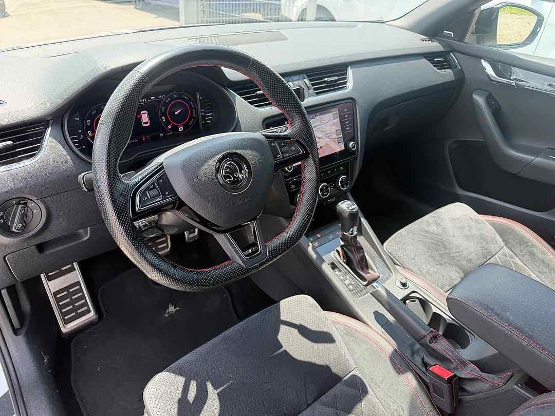 Foto 9: Skoda Octavia Combi RS 2,0 TDI DSG