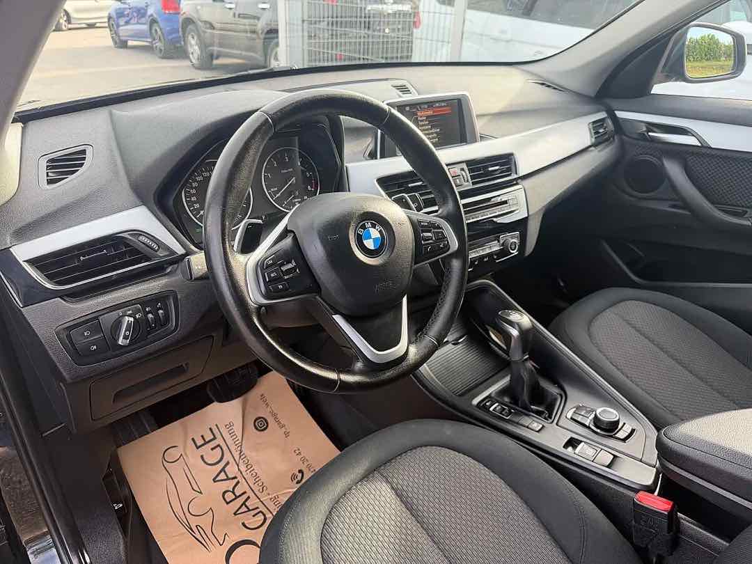 Foto 9: BMW X1 xDrive18d Advantage Aut.